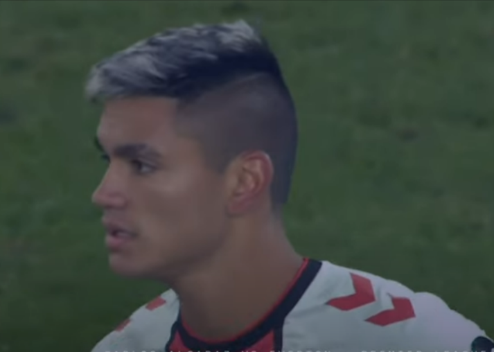 Flamengo negocia com Carlos Alcaraz  do Southampton