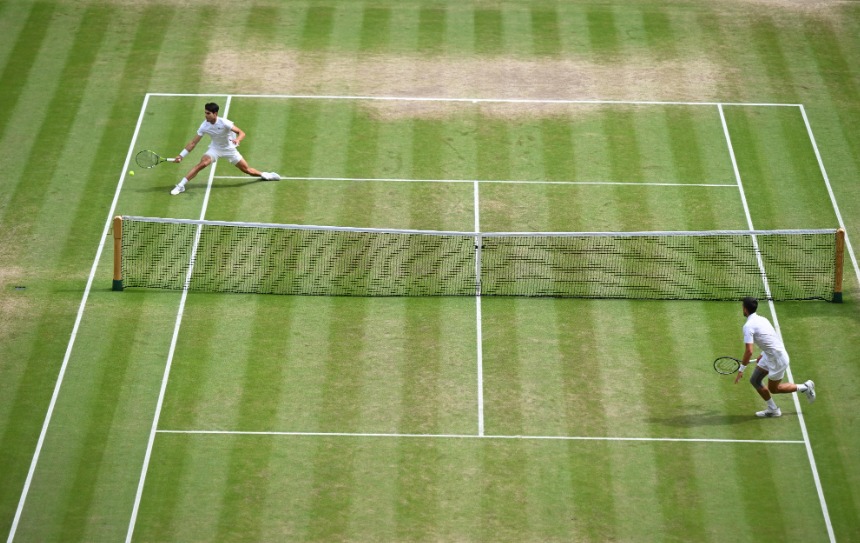 Muitos esperavam por uma batalha de 5 sets, mas Alcaraz não deu chances para Djoko