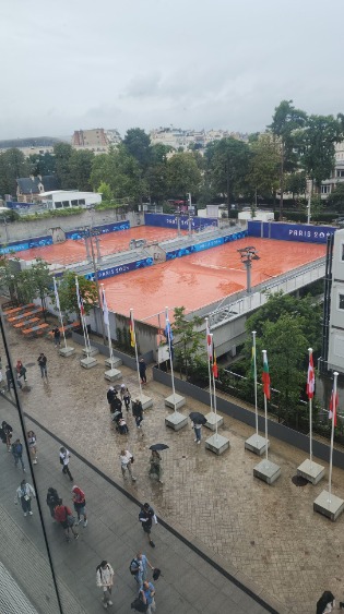 Chuva não atrapalhou apenas a cerimônia; jogos de tênis foram adiados