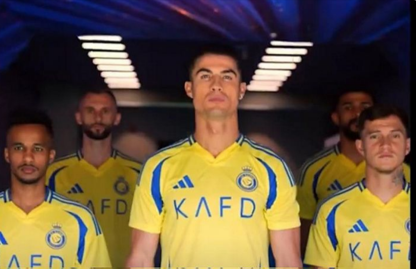 Cristiano Ronaldo é destaque na apresentação do novo kit do Al-Nassr