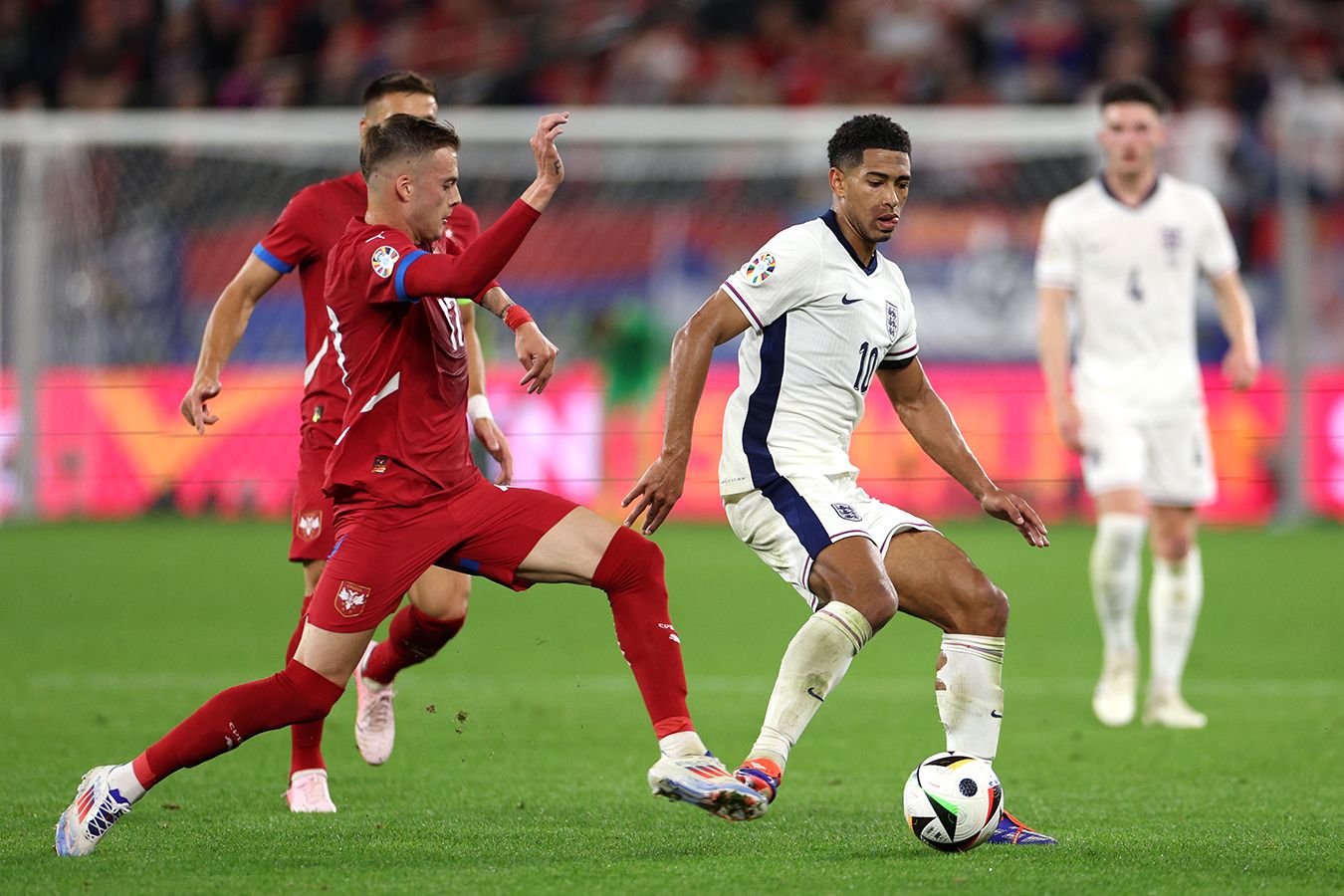 Inglaterra derrota Sérvia por 1 x 0