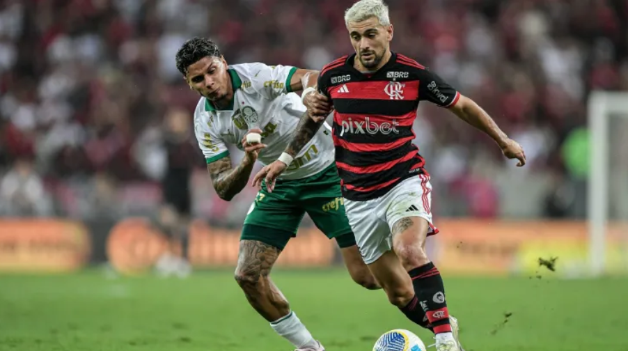 Flamengo derrota Palmeiras no Maracanã por 2 a 0