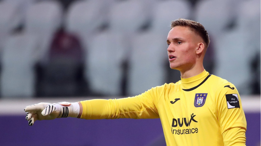 Verbruggen, da Holanda, é o goleiro mais jovem a entrar em campo na Eurocopa em 60 anos