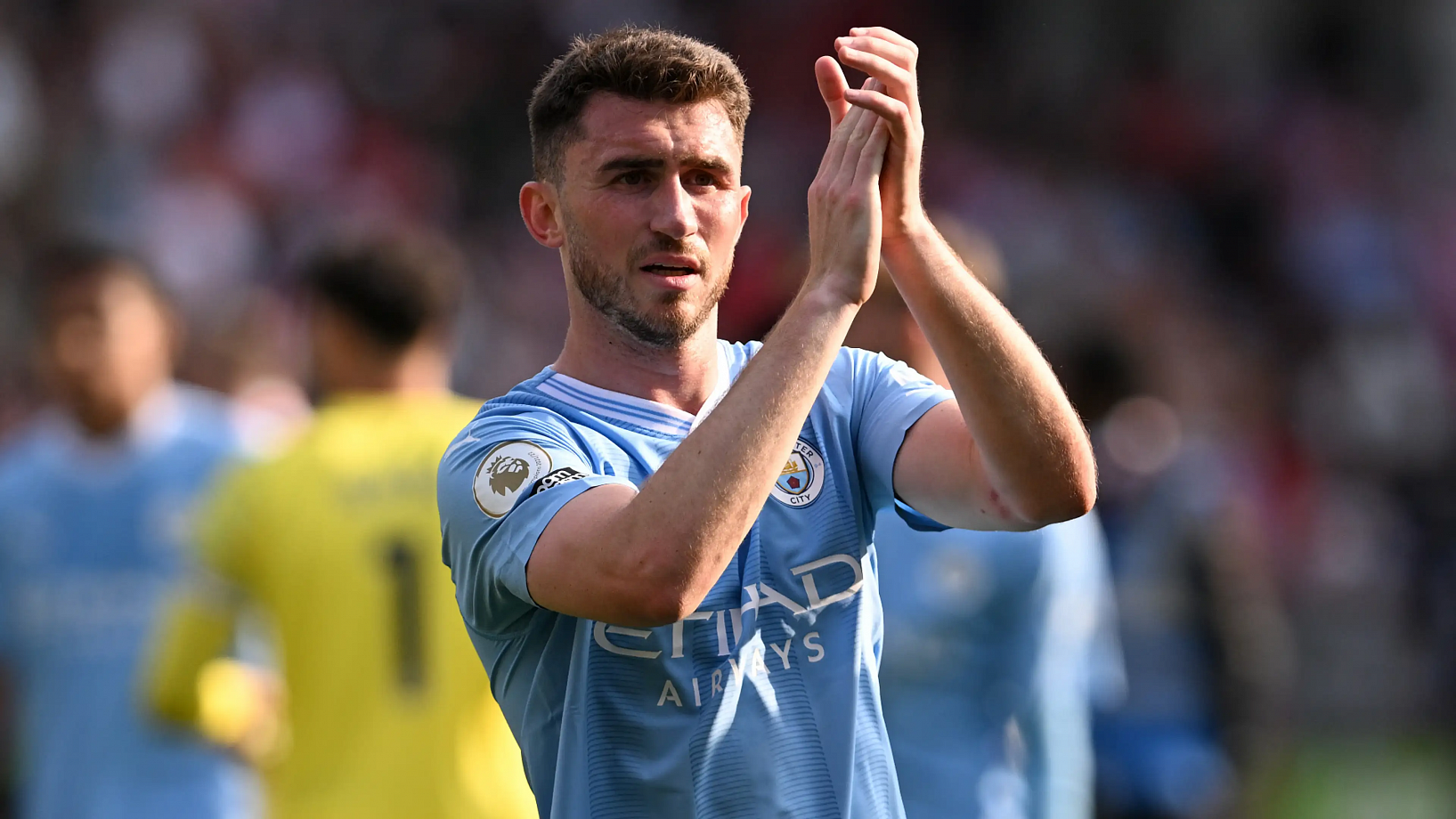 Al-Nassr anunció el traspaso del defensa del Manchester City Aymeric Laporte