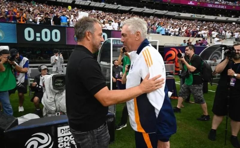 Ancelotti and Flick Pose for a Photo Before Spanish Supercup Final