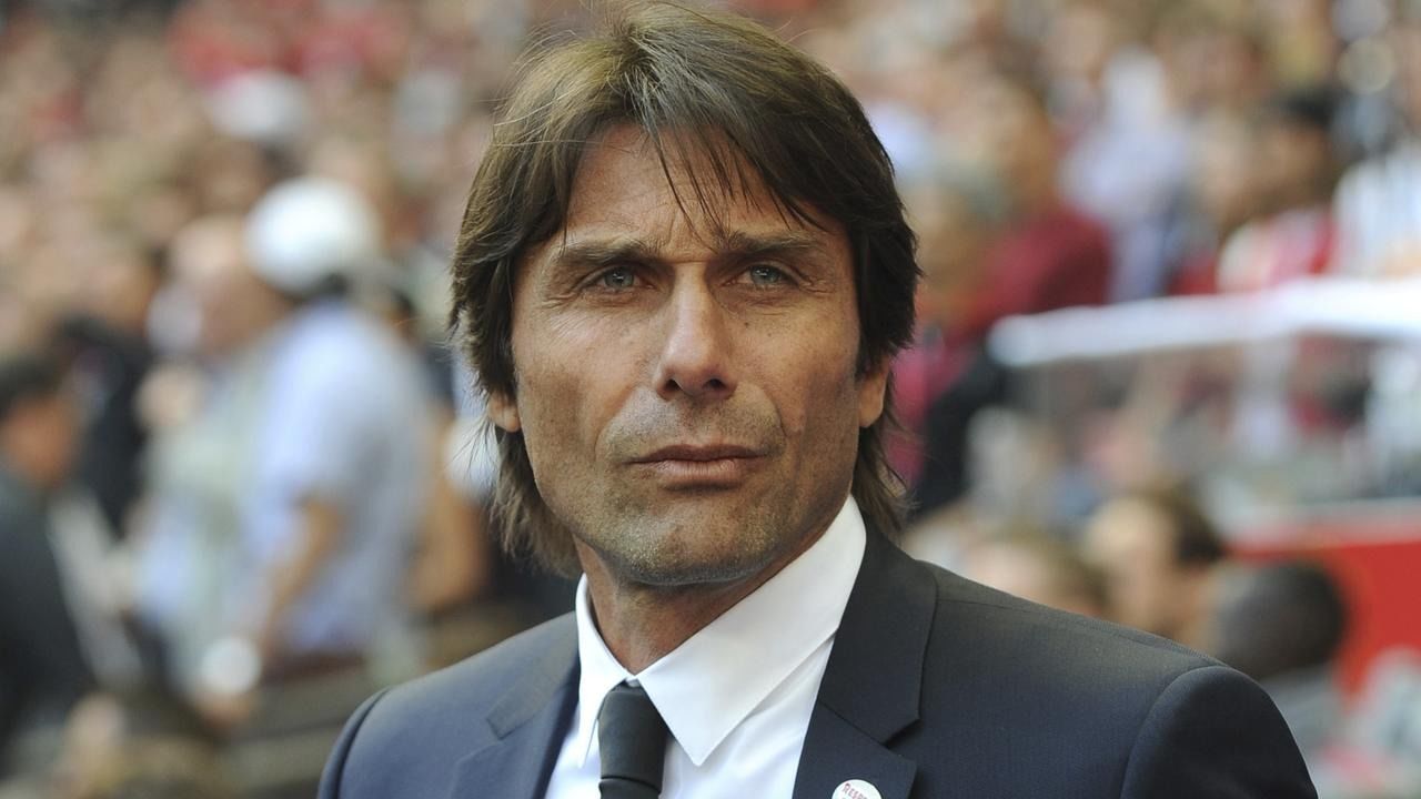 Conte Refuses To Join Anti-Juventus Chant With Napoli Fans