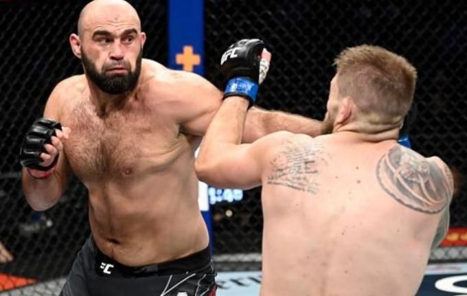 Russian fighter Abdurakhimov leaves UFC