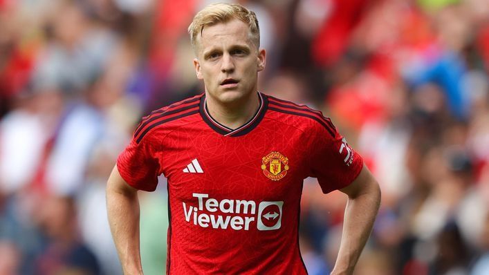 MU Midfielder Van De Beek Moves To Eintracht On Loan