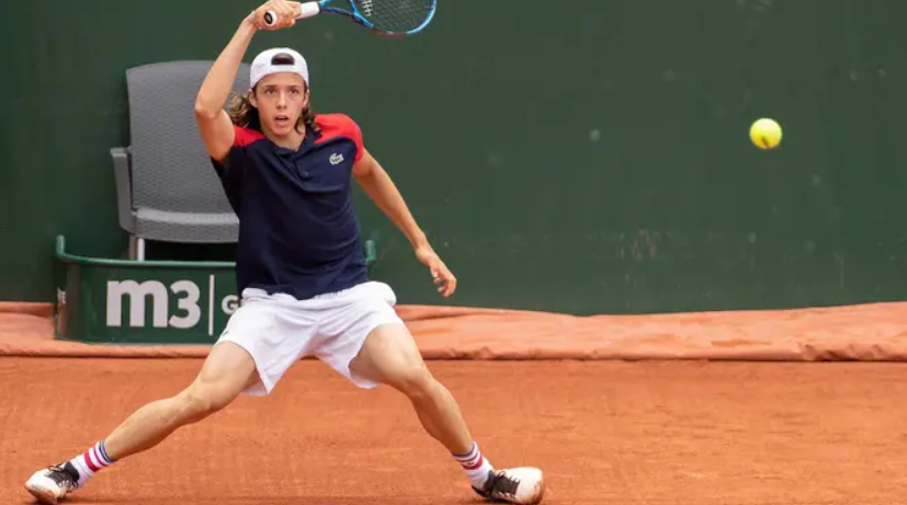 Arthur Cazaux vs Hubert Hurkacz Prediction, Betting Tips & Odds │22 JANUARY, 2024