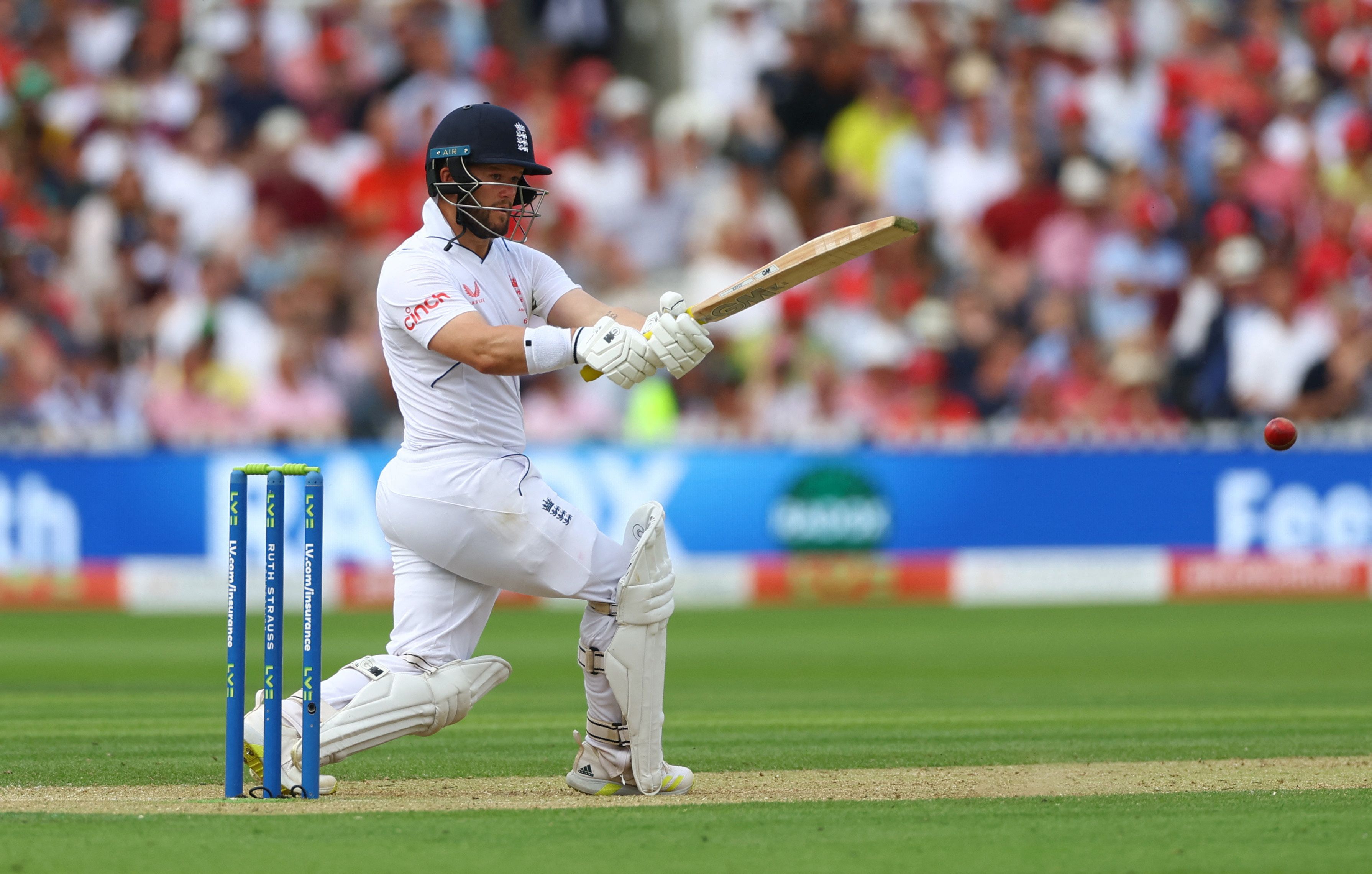 England Cricket Fan Makes an Amazing Catch With Pint in His Hand 