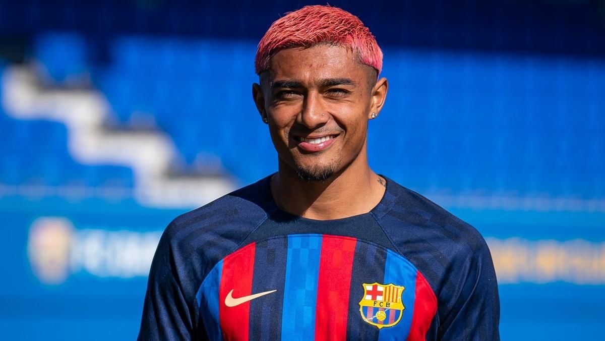 El Barça confirma la venta de Julián Araujo