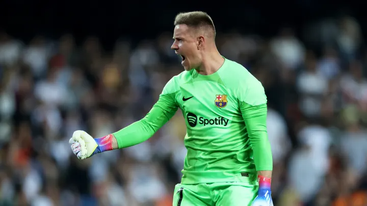 Barcelona Announces Extending Contract With Goalkeeper Ter Stegen Until 2028