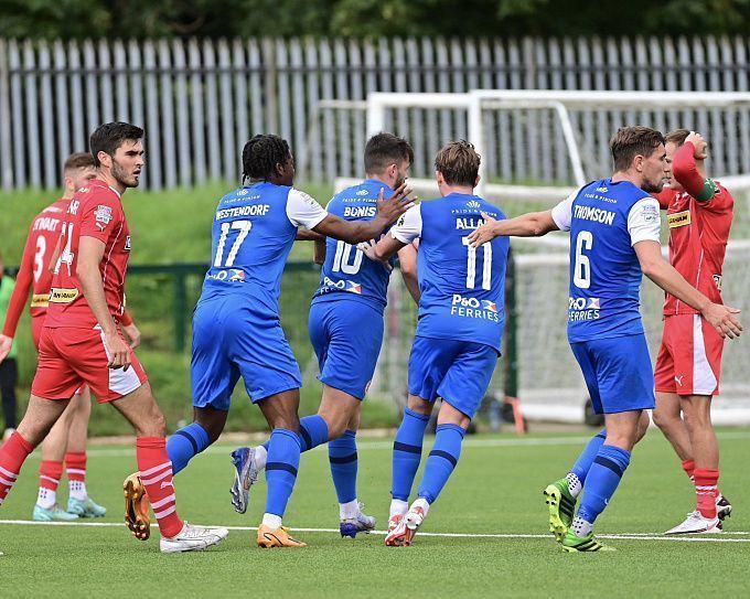 Linfield FC vs Larne FC Prediction, Betting Tips & Odds | 22 APRIL 2024