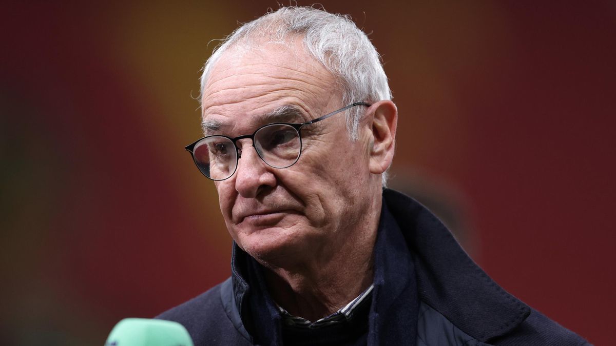 Ranieri calls Messi a player who makes history