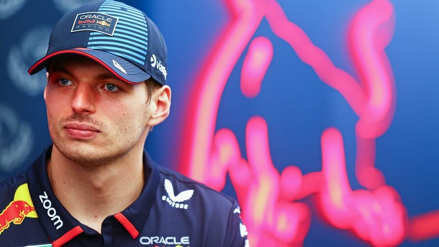 Verstappen Confirms Talks with Mercedes