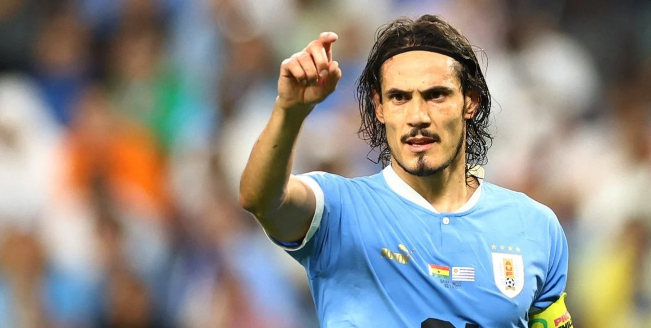 Cavani Leaves Valencia squad