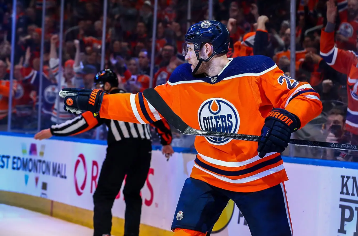 Arizona Coyotes vs Edmonton Oilers Prediction, Betting Tips & Odds │18 APRIL, 2024