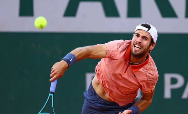 Aleksandar Vukic vs. Karen Khachanov. Pronóstico, Apuestas y Cuotas│19 de octubre de 2024