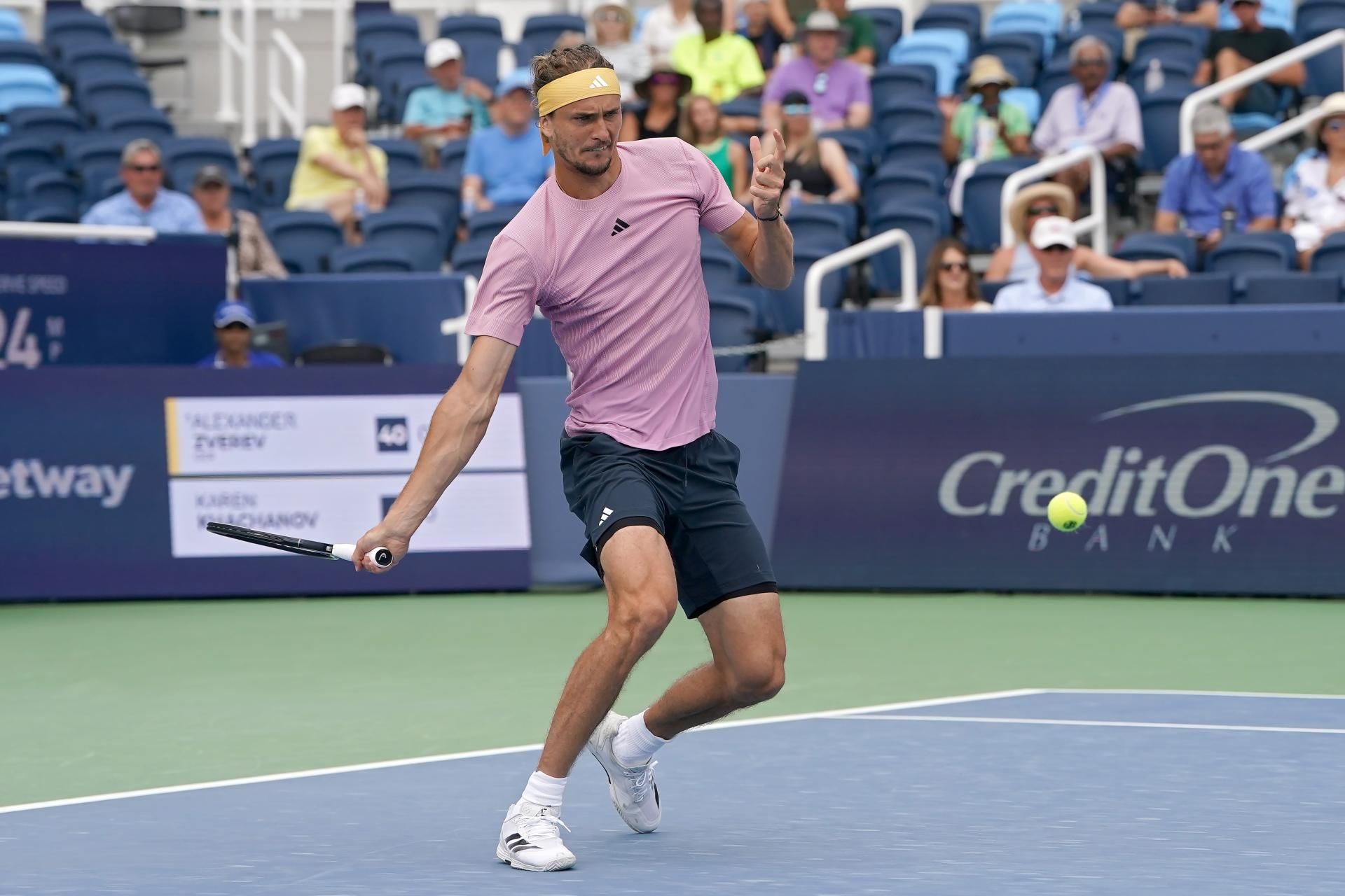 Holger Rune vs Alexander Zverev. Pronóstico, Apuestas y Cuotas l 2 de noviembre de 2024