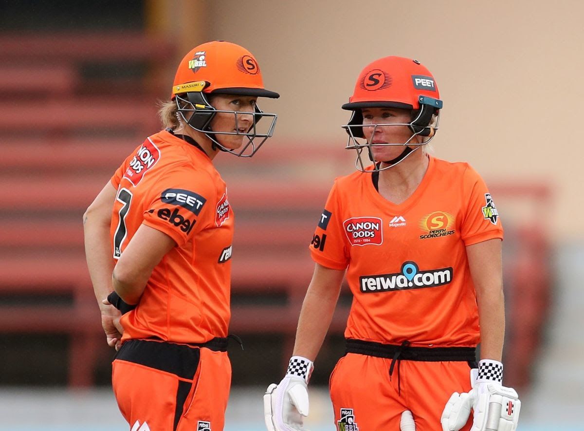 WBBL: Mooney's century sinks Renegades